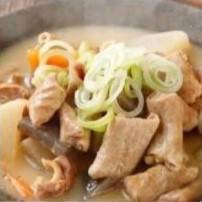 焼き鳥屋さんのもつ煮込み