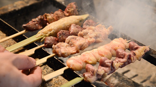 本格炭火焼き鳥｜鶏心